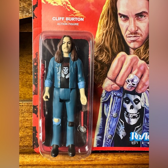 Cliff Burton Action Figure Metallica CliffEmAll- Bass JUN2021CPC Unpunched Card - Picture 3 of 7